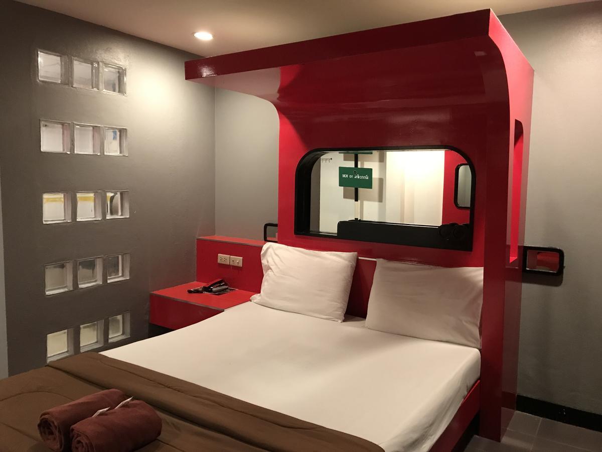 Paradise Inn Chonburi (Adults Only) Exterior photo
