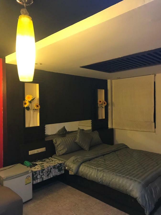 Paradise Inn Chonburi (Adults Only) Exterior photo